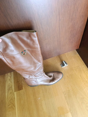 Brown boots like new, size 40