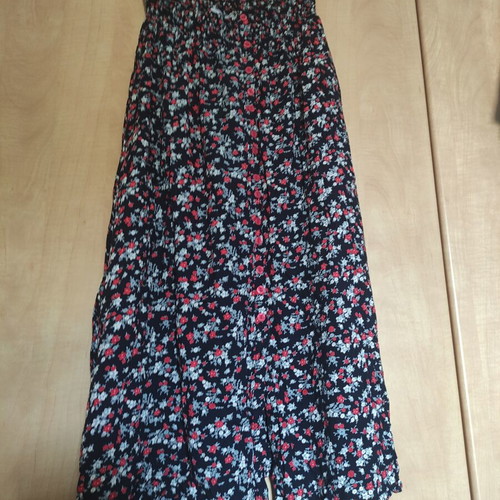 Attrattivo women's skirt like new, size medium, soft fabric, buttoned front