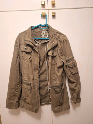 Women's outerwear like new, oil color, size L