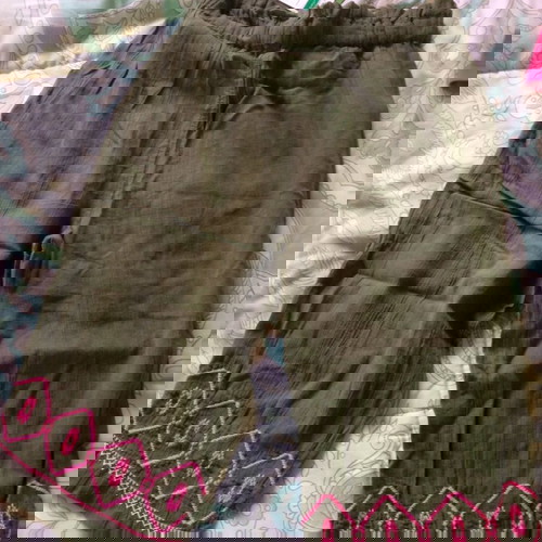 Παντελόνι παιδικό καινούργιο Benetton χακί 4-5 ετών