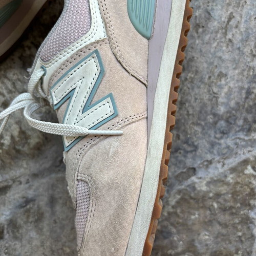 New Balance 574 athletic shoes like new, size 38, beige pink