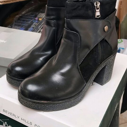 Women's black ankle boots size 38 like new