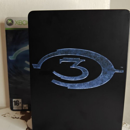 Halo 3 Limited Edition Xbox 360 used with metal case and artbook