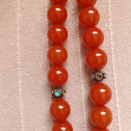 Vintage handmade bakelite mastic komboloi, 33 beads