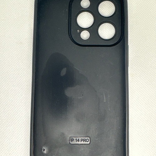 iPhone 14pro case with heart pattern