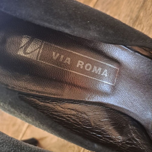 Via Roma suede pumps like new, leather anthracite color