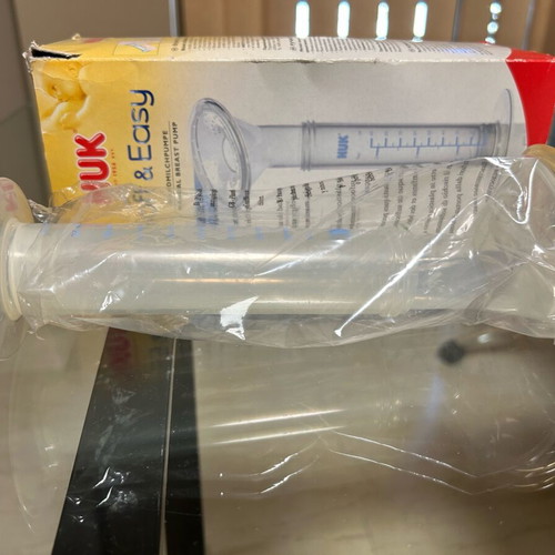 Nuk manual breast pump like new