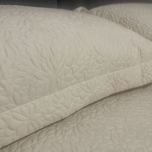 Nef-Nef bridal quilt used with 2 Oxford pillowcases and 2 pillows
