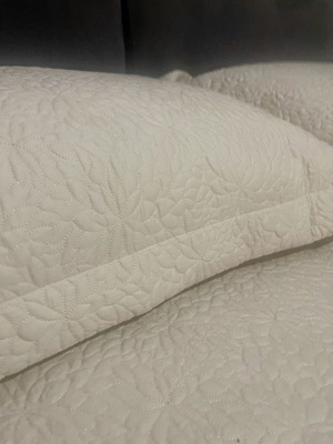 Nef-Nef bridal quilt used with 2 Oxford pillowcases and 2 pillows