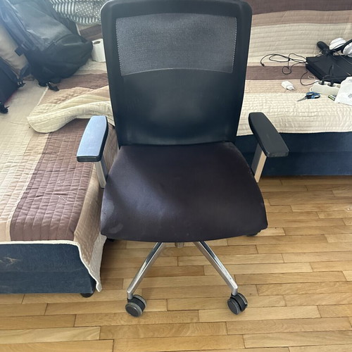 Luxy office chair