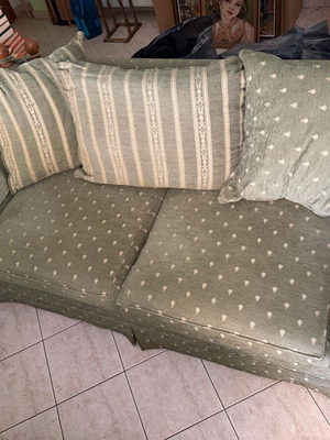 Καναπέδες κλασικοί σαν καινούργιοι, σετ δύο με μαξιλάρες