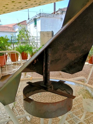 Traditional metal chimney cap rooster new