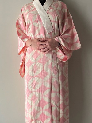 Women's pink kimono made of Japanese silk 125 cm used, with stain