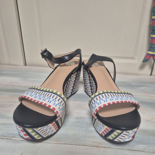 Axel colorful platform shoes size 40 like new