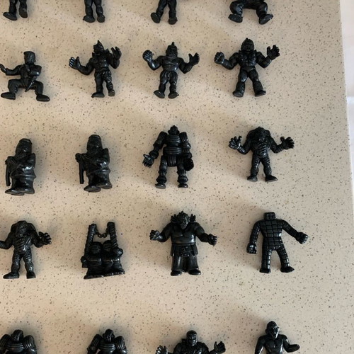 Alien figures used, pack of 30, black, El Greco kombattini 90's 80's
