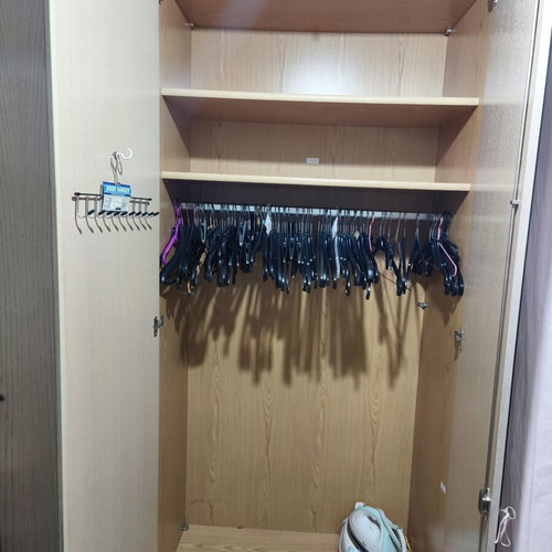 6-Door Wardrobe with Mirrors like new, oak finish