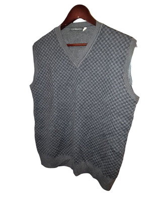 Glou sleeveless sweater like new, size XXL
