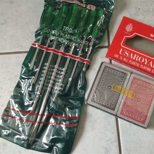Screwdriver set 7pcs and 2 plastic playing cards new