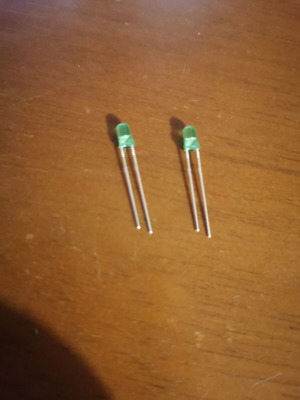 Led 3MM green bulbs new, about 90 pieces