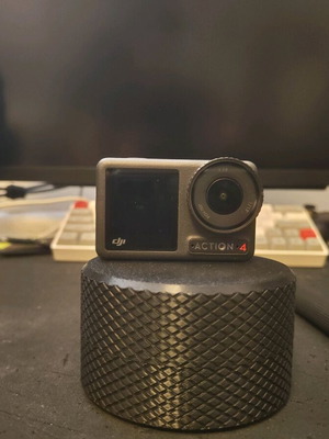 DJI Osmo Action 4 σαν καινούργιο με κάρτα 128GB και αξεσουάρ