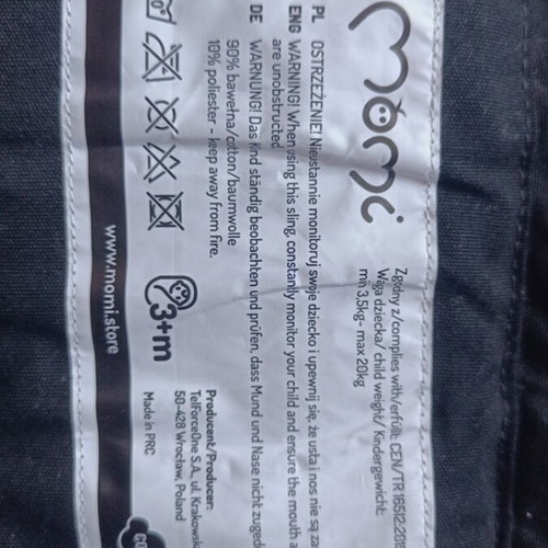 Momi Ergonomic Baby Carrier like new, black, with hood