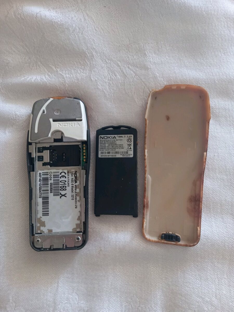 Nokia 3210 used with decorative… - € 15,00 - Vendora.cy