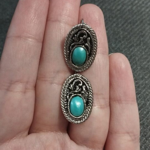 Vintage silver earrings with oval turquoise stones, like new