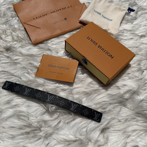LV Monogram Eclipse βραχιόλι σαν καινούργιο, μαύρο δερμάτινο εσωτερικό