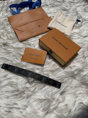 LV Monogram Eclipse βραχιόλι σαν καινούργιο, μαύρο δερμάτινο εσωτερικό