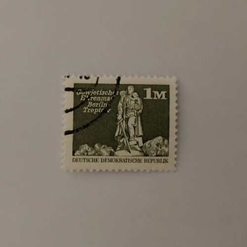 DDR Stamp Soviet War Memorial Berlin 1M like new
