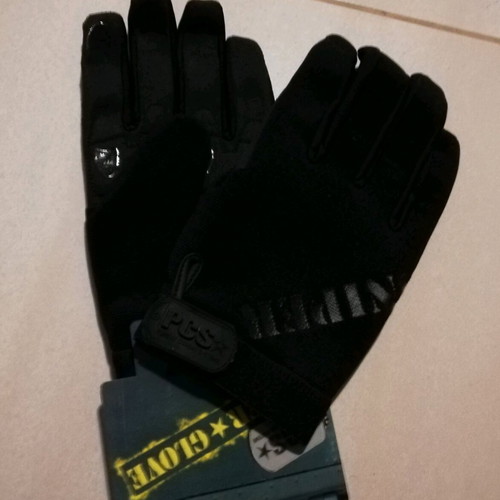 PCS Sniper gloves new with silicone fingertips