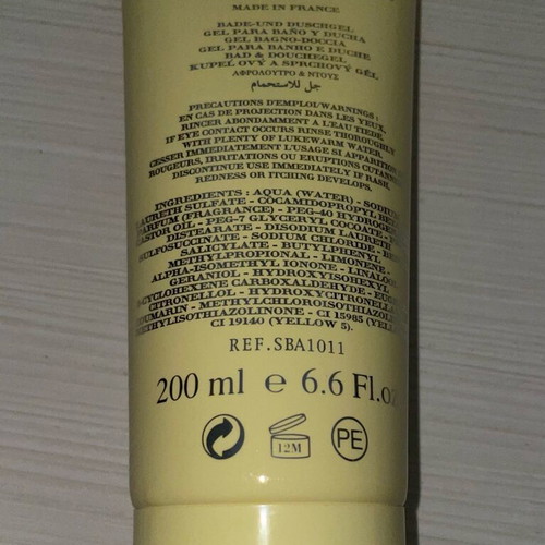 Burberry Weekend Perfumed Bath And Shower Gel 200ml new with gifts