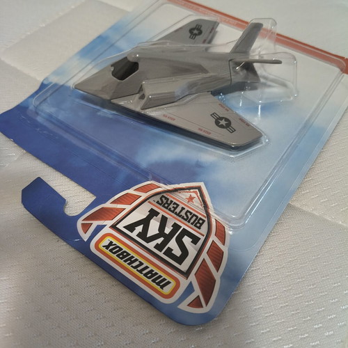 Matchbox Sky Busters Lockheed Martin F-117 Nighthawk light gray new sealed