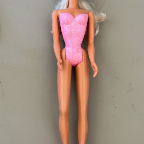Sindy Ice Skater doll used, very good condition