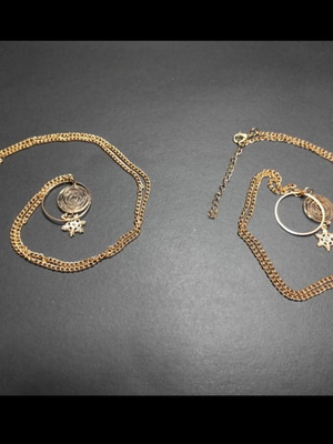 Faux bijoux necklaces pack of 2 like new