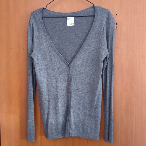 Pull&Bear cardigan gray thin with V neckline size M like new