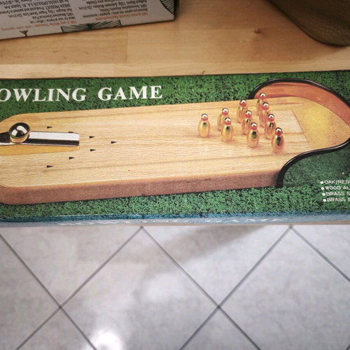 Bowling game vintage like new