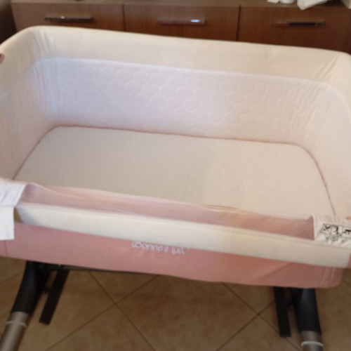 Bonne Nuit Baby Cradle like new, bedside bassinet with adjustable height