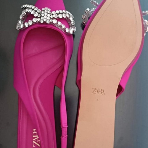 Zara fuchsia flat sandals new, size 37