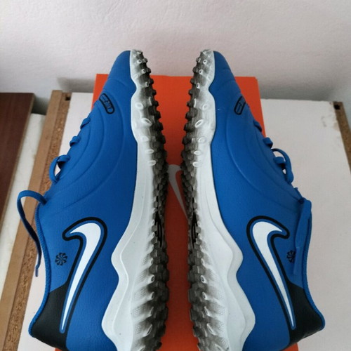 Nike Tiempo Legend 10 TF like new, football shoes size 43, white and blue