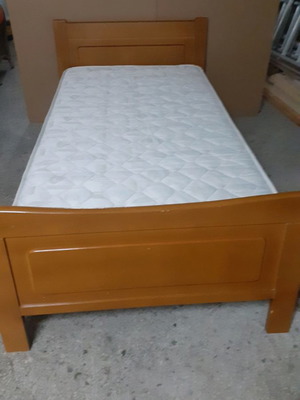 Κρεβάτι με στρώμα μεταχειρισμένο 100x200 εκ.