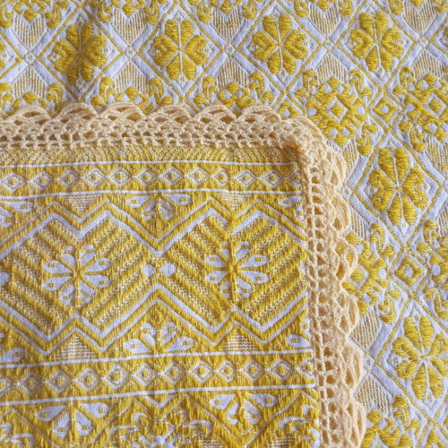 Vintage loom blanket throw used