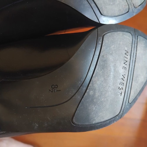 Nine West peep toe leather pumps like new, size 39, black