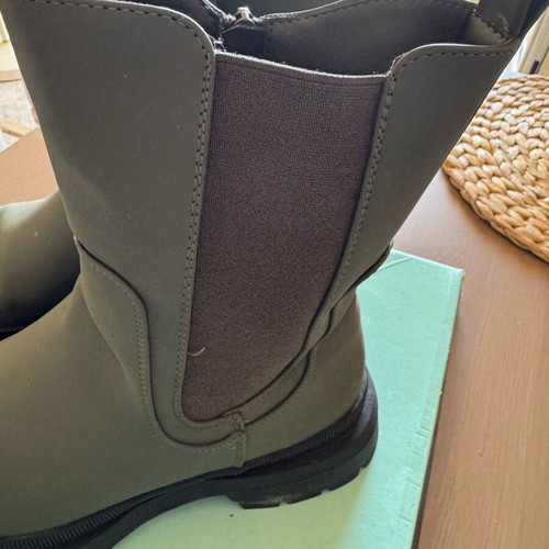 Adam's Shoes ankle boots like new, size 40, green matte