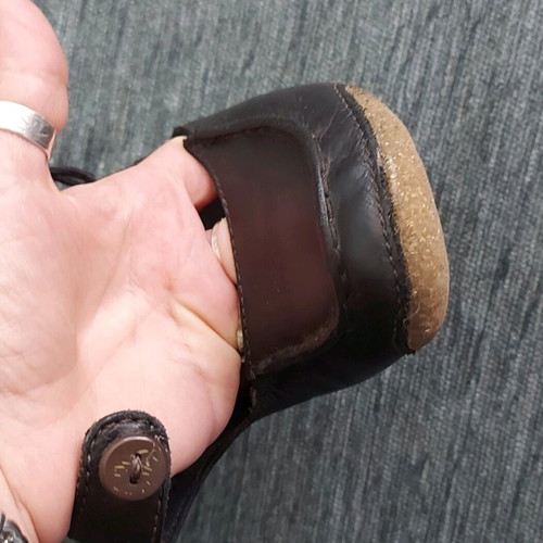 Γυναικεία αθλητικά παπούτσια Clarks σαν καινούργια, μέγεθος 37,5, μαύρο δέρμα