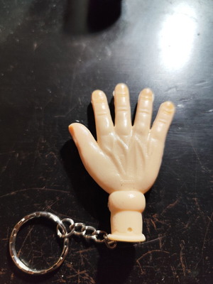 Keychain Hand vintage, new