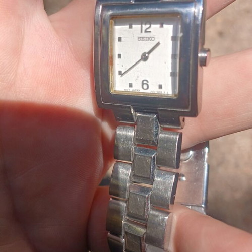 Seiko 1N00-6K50 wristwatch like new, silver, women's