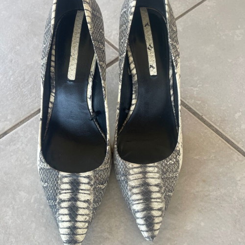 Zara pumps like new, black and white zebra pattern, size 39