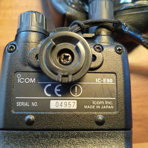 Icom IC-E90 wireless transceivers like new, set of 2 with case