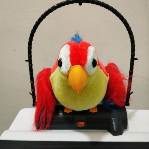 Large vintage hanging parrot like new